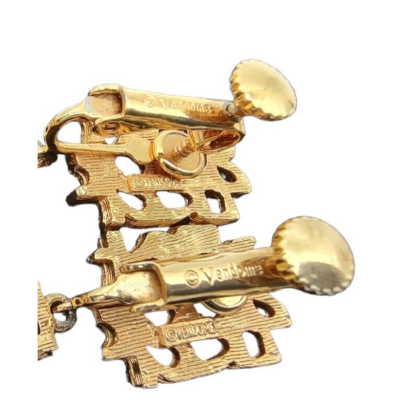 Large Vintage VENDOME Gold Tone Asian Inspired Green Carved Brooch & Earring Set - Picture 11 of 14